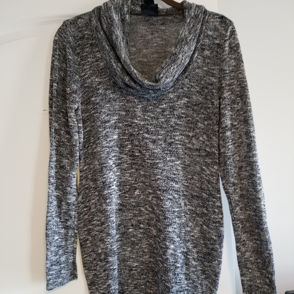 Light weight maternity sweater